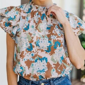 Floral Ruffle Sleeve Top - Brown and Blue - women’s medium